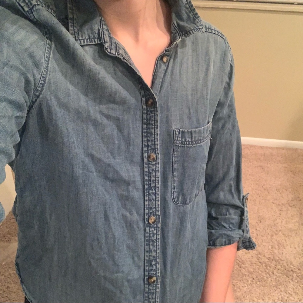 American Eagle Demin Button Up